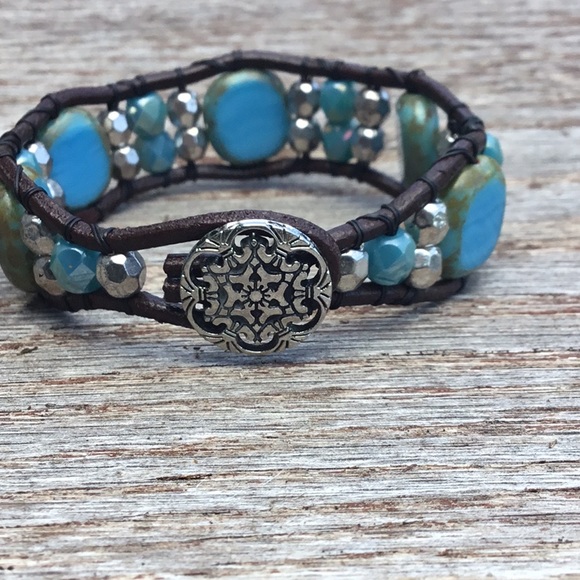 🦋 Shades of Blue Mini Cuff - Picture 4 of 5